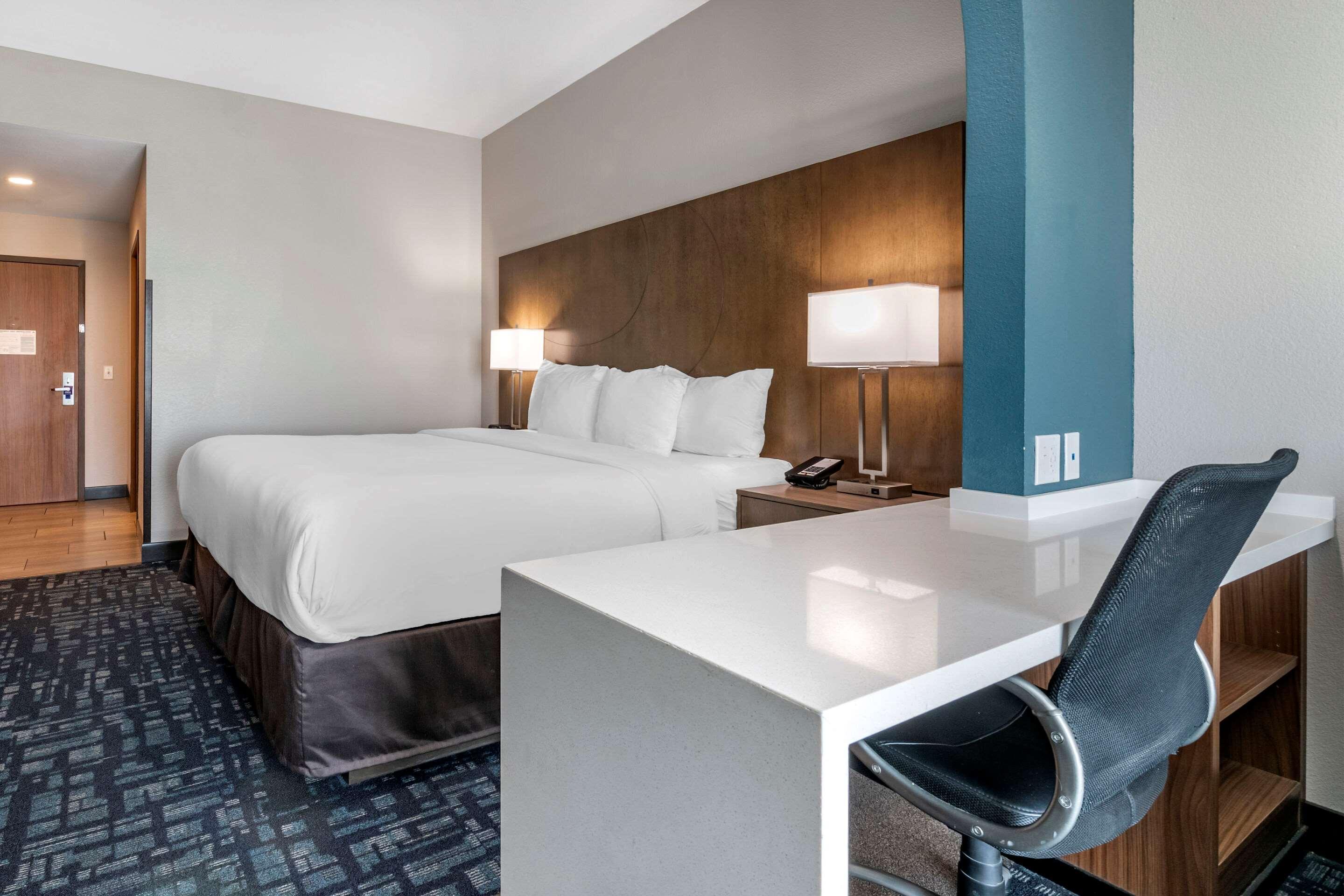 Comfort Suites Fort Lauderdale Airport & Cruise Port Dania Beach Dış mekan fotoğraf