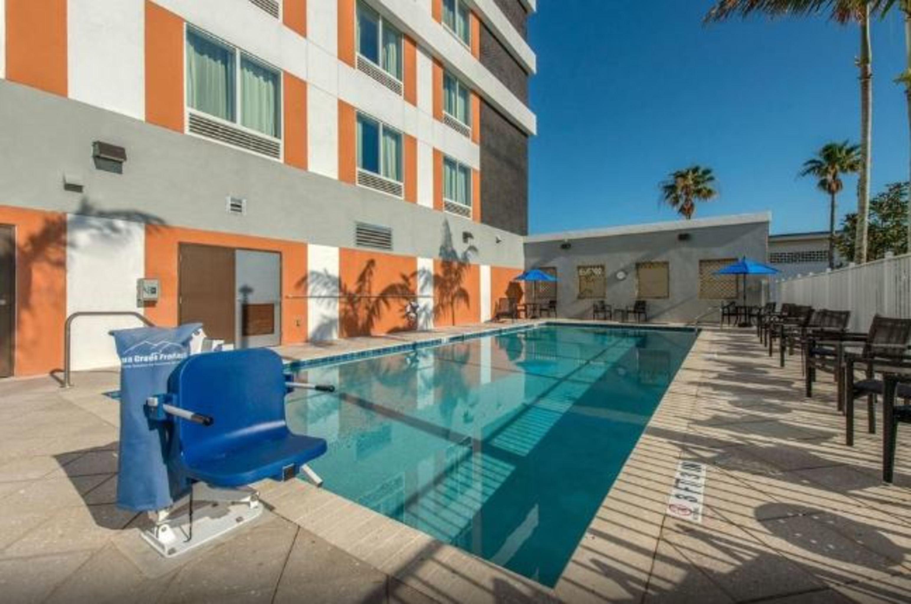 Comfort Suites Fort Lauderdale Airport & Cruise Port Dania Beach Dış mekan fotoğraf