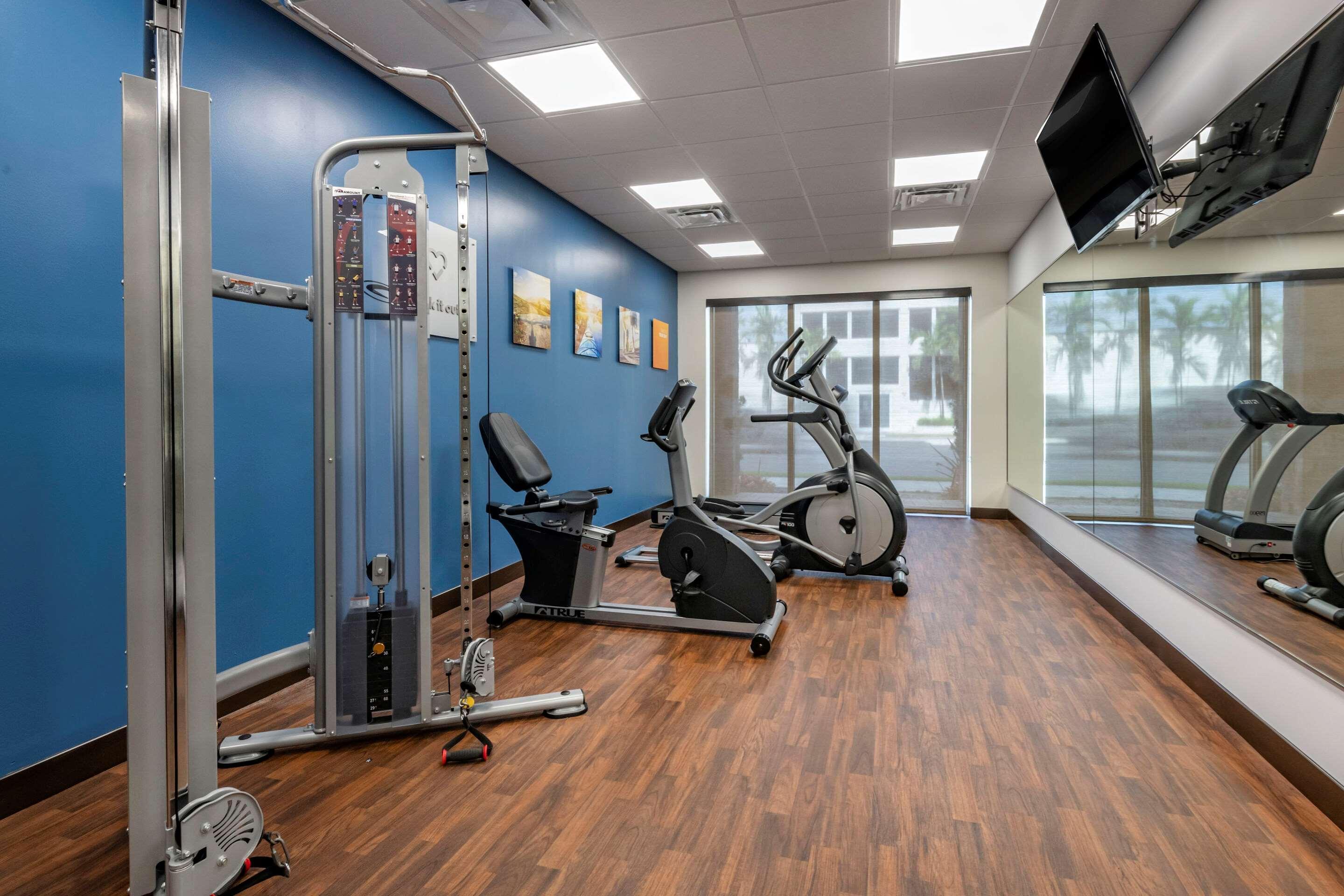 Comfort Suites Fort Lauderdale Airport & Cruise Port Dania Beach Dış mekan fotoğraf