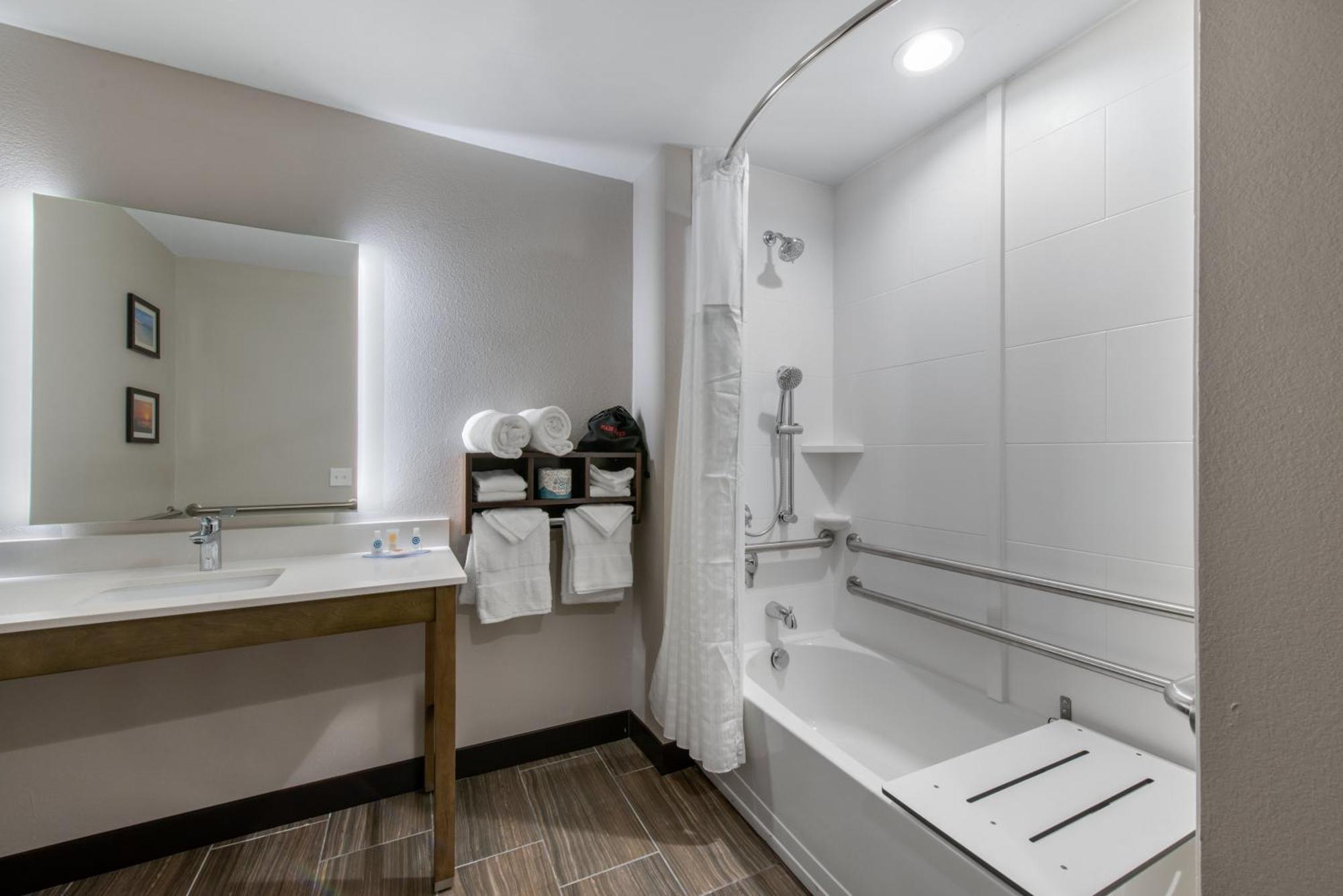 Comfort Suites Fort Lauderdale Airport & Cruise Port Dania Beach Dış mekan fotoğraf